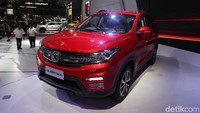 SUV 7 seater penantang Toyota Rush dan Daihatsu Terios itu dijual murah meriah, mulai Rp 189 juta.