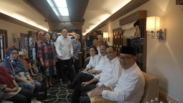 Sri Mulyani, Budi Karya hingga Ridwan Kamil Naik Kereta ke Garut