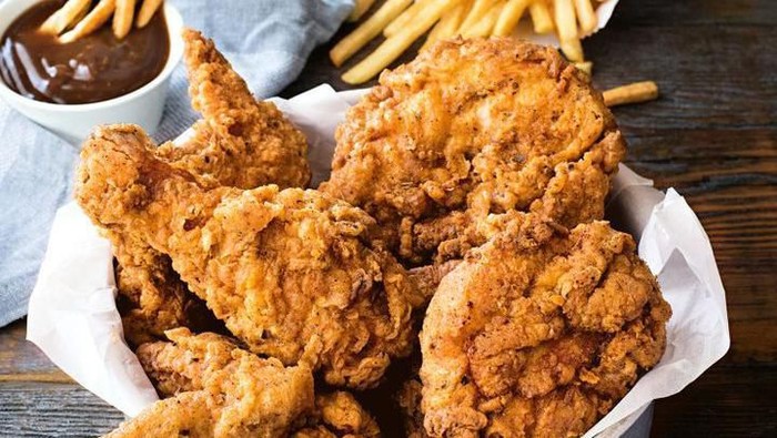 Kulit Ayam Goreng Buat Buka Puasa, Sehat Nggak Ya? Kulit Ayam Goreng Buat Buka Puasa, Sehat Nggak Ya?