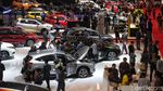Pengunjung Ramaikan IIMS 2019 Hari Kedua