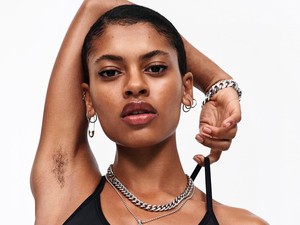 Nike Dicaci-maki Netizen karena Tampilkan Wanita Berbulu Ketiak di Iklan Bra