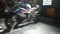 Di kategori motor sport, BMW S1000R menjadi rajanya. Foto: Ridwan Arifin