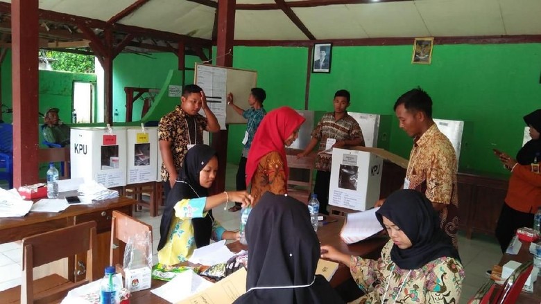 27 TPS di Blora Hitung Suara Ulang 27 TPS di Blora Hitung Suara Ulang
