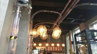 Seru! Resto Ini Makanan Ini Diantarkan Lewat Pipa Tabung Hingga Kereta Mainan