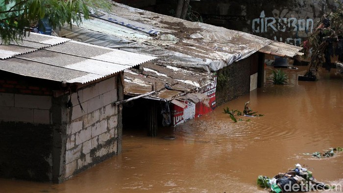 Banjir Di Jakarta 2 Orang Meninggal Dan 2 258 Jiwa Mengungsi