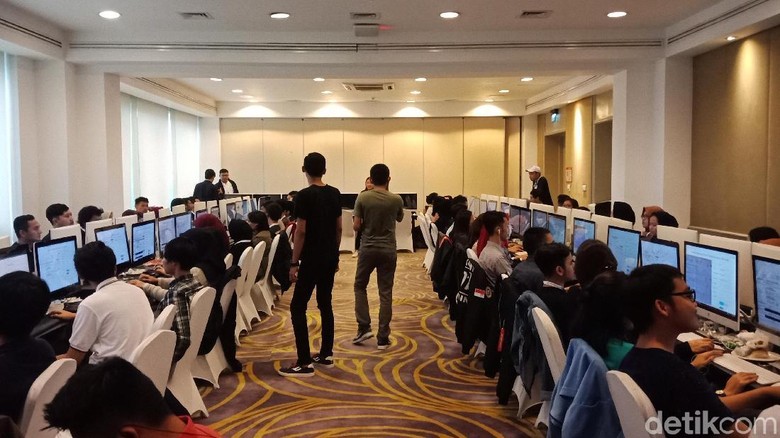 Menengok Suasana Real Count TKN Jokowi-Maruf Menengok Suasana Real Count TKN Jokowi-Maruf