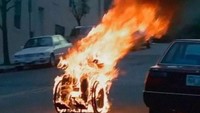 Inikah yang dilakukan Daenerys usai mengetahui asal usul Jon Snow. Dok. Ist