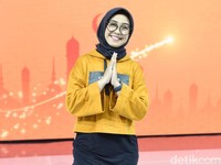 Ria Ricis Makan Gurita yang Bergerak