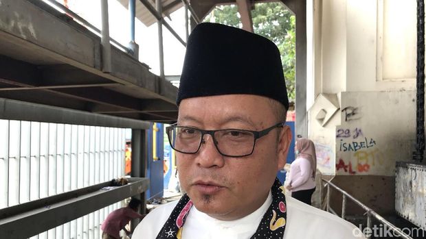Dinas LH DKI Jelaskan Penyebab Sampah Menggunung di Pintu Air Manggarai