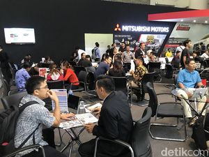 Main ke IIMS 2019, Enjoynya di Booth Mitsubishi Aja