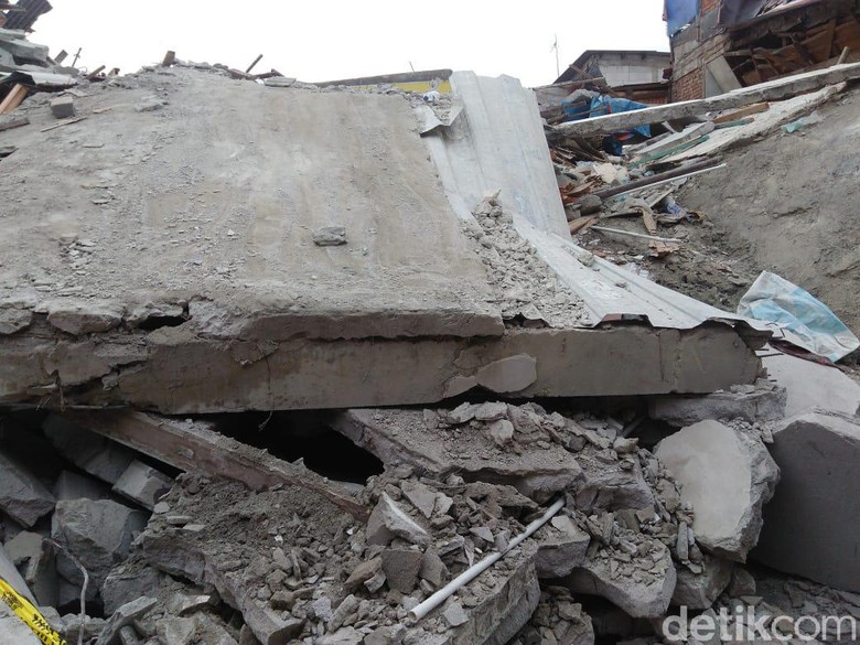 57 Koleksi Gambar Rumah Roboh HD Terbaik
