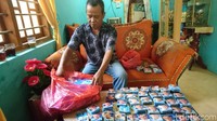 Konsumsi obat generik bagi Miing untuk mencegah sakit kepala. Jika tak minum obat, kepalanya tak bisa berkompromi untuk melakukan hal-hal produktif.
