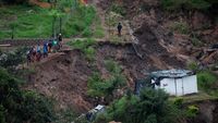 Banjir Dan Tanah Longsor Landa Afrika Selatan, 70 Orang Tewas