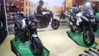Sama dengan TRK 502 X, Benelli Leoncino 500 juga sudah dengan teknologi LED di depan. Namun yang beda, panel meter Leoncino 500 sudah full digital.