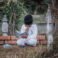 Untuk gambar ini, akhirnya mengalir juga airmata aku, komentar netizen. Tiba-tiba nangis, tambah netizen lainnya. Foto: Facebook Atan Mukris