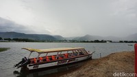 Traveler juga bisa menyewa speed boat jika ingin berkeliling (Shinta Angriyana/detikcom)