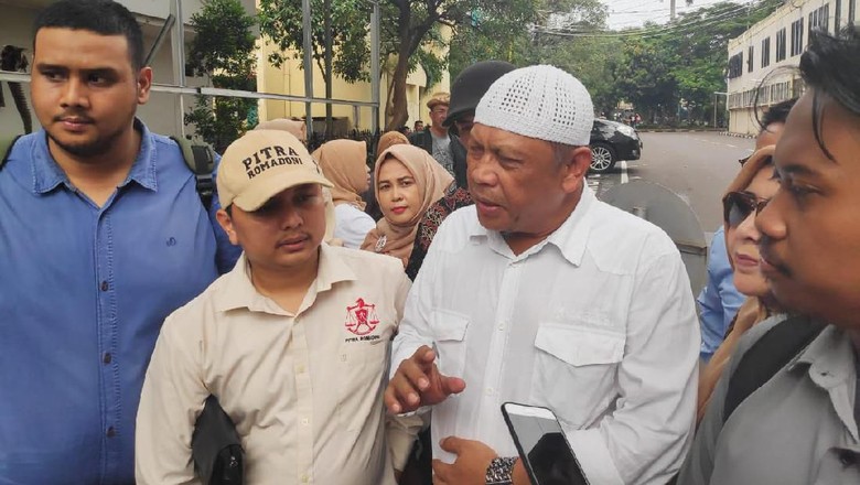 Viral Isu Eggi Sudjana Dirawat di RS Harapan Kita, Pengacara: Itu Hoax Viral Isu Eggi Sudjana Dirawat di RS Harapan Kita, Pengacara: Itu Hoax