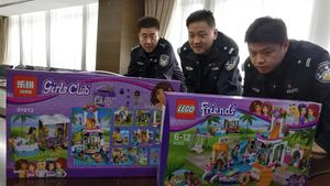 Digerebek Polisi, Ini Penampakan Pabrik LEGO KW