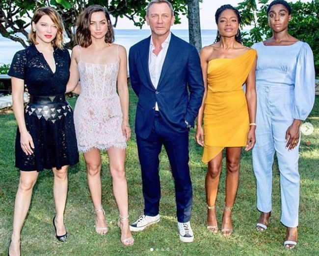 Inilah Ana de Armas, aktris berdarah Kuba-Spanyol yang didapuk sebagai Bond Girl untuk film James Bond terbaru yang saat ini masih bertajuk ‘Bond 25’. Ana akan bersandingan dengan aktor Daniel Craig yang kembali mendapat kepercayaan untuk memerankan agen rahasia 007 tersebut. Foto: Dok. Instagram/ana_d_armas