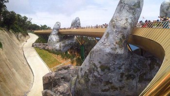 Bangunan ini adalah bagian dari investasi pariwisata wisata senilai USD 2 miliar. Foto: _nna.1001_ via Bored Panda