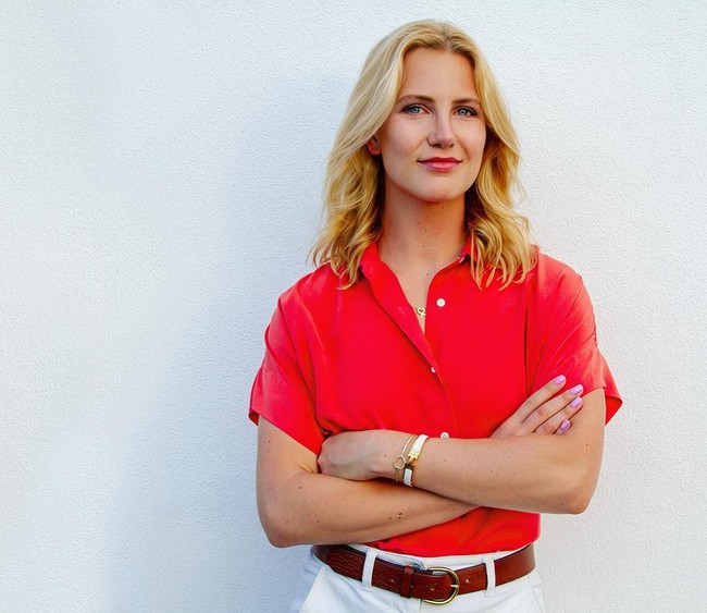 Alix Peabody suatu hari pingsan dan bangun di rumah sakit. Millennial itu pun menemukan jika dirinya punya penyakit serius yang menyerang bagian ovarium. Dokter mengatakan jika ia harus menjalani enam operasi dalam waktu 18 bulan. Foto: Instagram @alixpeabody