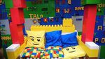 Keren! Ini The Brick Bar, Bar yang Tersusun dari Lebih 1 Juta Lego