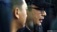 Di tempat yang sama Novel berharap Amnesty Internasional bisa menyuarakan ke parlemen AS untuk mendesak pemerintah Indonesia menuntaskan teror yang dialaminya serta para pegawai hingga pimpinan KPK.