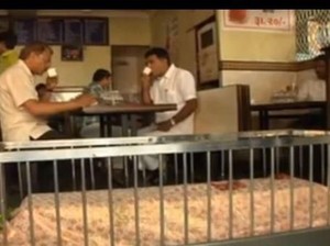 7 Restoran Teraneh Dunia, Makan Bareng Mayat hingga Dekat Pelayan Berkondom