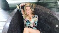 Seperti pendahulunya, Ana juga dikenal seksi. Dok. Instagram/ana_d_armas
