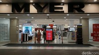Perth memiliki sekitar 900 toko dan butik, pusat perbelanjaan, pasar akhir pekan dan pasar malam di musim panas. Salah satunya adalah Myer (Masaul/detikcom)