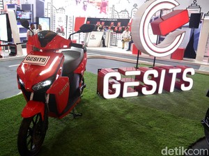Top! Ratusan Motor Listrik Gesits Terbang Sampai Afrika