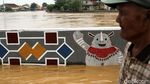 Penampakan Ketinggian Banjir di Sungai Ciliwung