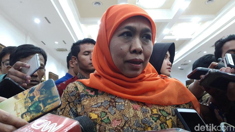 Khofifah Enggan Beberkan Isi Pemeriksaan KPK Soal Suap Beli Jabatan Khofifah Enggan Beberkan Isi Pemeriksaan KPK Soal Suap Beli Jabatan