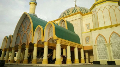 Masjid Hubbul Wathan di Mataram