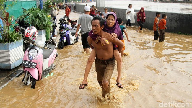 Ngeri! Air Laut Sudah Sampai Monas
