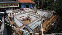 Belum ada informasi terkait surutnya banjir yang menggenangi sejumlah wilayah di Jakarta itu.