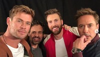 Mereka bersahabat tak hanya di dalam film saja, namun di kehidupan nyata juga. Dok. Instagram/chrishemsworth