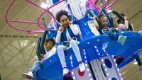 Kalau wahana Turbo Drop ini sebenarnya mirip dengan Histeria, namun lebih rendah. Tingginya cuma 8 meter, sedang Histeria 20 meter. Tapi sensasinya sama kok! (dok. Dufan)