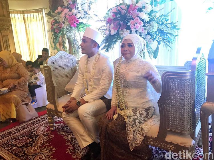 Haru Bahagia Muzdalifah di Pernikahan Ke-4