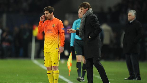 Tito Vilanova (tengah) perjah jadi sasaran Jose Mourinho.