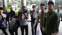 Wali Kota Bogor Bima Arya dan Wakil Wali Kota Dedie A Rachim langsung memasuki gedung KPK untuk melaporkan LHKPN.