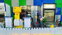 Nggak perlu takut haus atau lapar, karena makanan dan minuman juga tersaji di The Brick Bar. Foto: thebrickbars