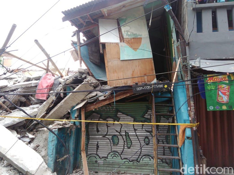 57 Koleksi Gambar Rumah Roboh HD Terbaik