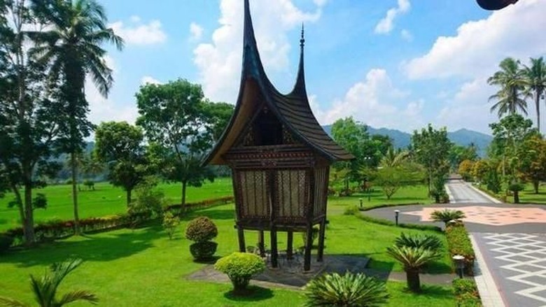 Rumah Gadang Sungai Baringin