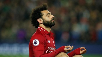 Penyerang: Mohamed Salah - Liverpool. Rasanya tak mungkin tak memasukkan nama Mo Salah, nilainya 97. Foto: Andrew Yates / Reuters