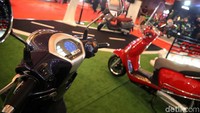 Motor ini punya desain bodi khas, yakni sedikit kotak dan didukung lampu LED heksagonal. Foto: Pradita Utama