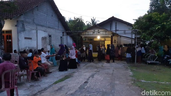 Ini Identitas Perempuan Bawa Anak Yang Loncat Dari Jembatan Ini Identitas Perempuan Bawa Anak Yang Loncat Dari Jembatan