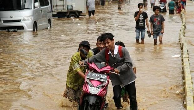 Banjir Jakarta: 2 Meninggal, 53 KK & 248 Jiwa Masih Mengungsi