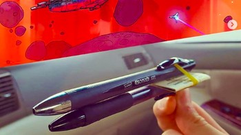 Ia terinspirasi dari seniman fiksi ilmiah seperti Moebius, Ralph Mcquarrie, Chris Foss, dan Syd Mead. (Foto: Instagram/spacegooose)