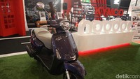 Untuk harganya, varian Lambretta V200 ditawarkan dengan banderol Rp 52,5 juta. Foto: Pradita Utama